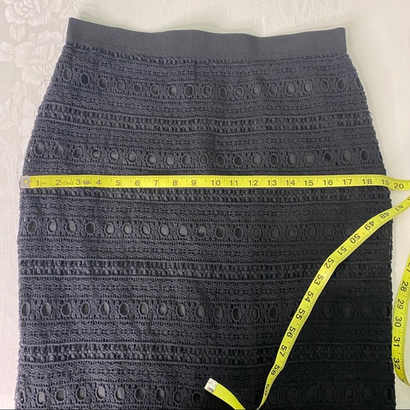 🚨Modish One Eyelet Embroidered Skirt Size Large - Picture 8 of 12